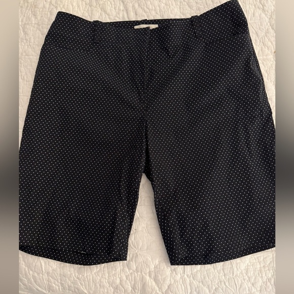 Talbots Polka Dot Elastic Stretch back Waist Shorts 10” length. Size 16 - Picture 1 of 9